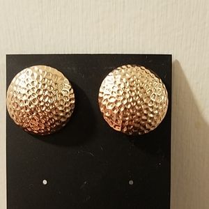 Gold earrings